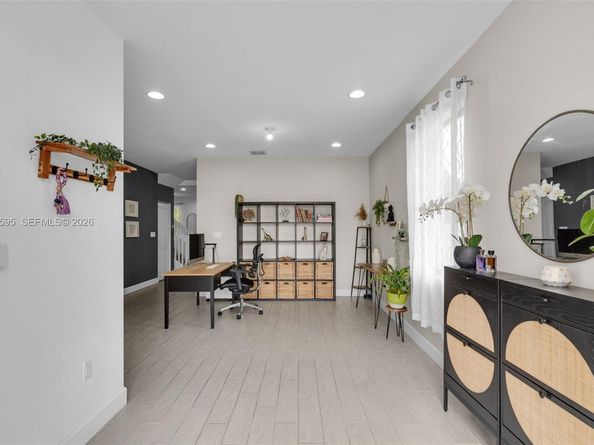 4925 NW 51st Ter, Tamarac FL 33319