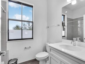 4925 NW 51st Ter, Tamarac FL 33319