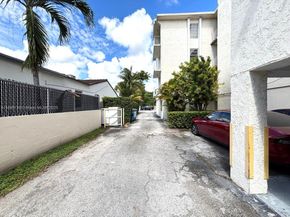 2138 SW 6th St 201, Miami FL 33135