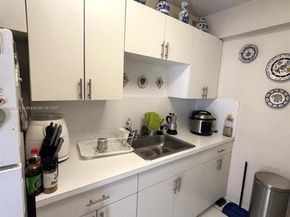 2138 SW 6th St 201, Miami FL 33135