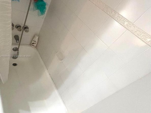 2138 SW 6th St 201, Miami FL 33135