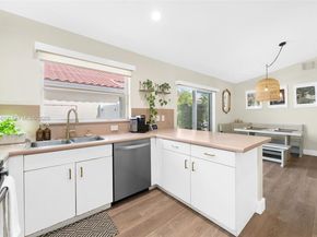 334 SW 194th Ave, Pembroke Pines FL 33029