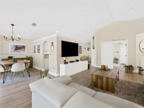 334 SW 194th Ave, Pembroke Pines FL 33029