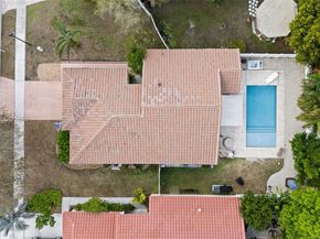 334 SW 194th Ave, Pembroke Pines FL 33029