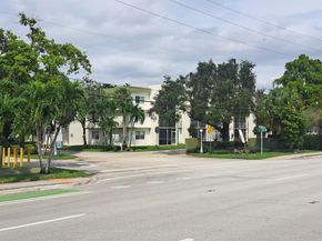 4255 N University Dr 315, Sunrise FL 33351