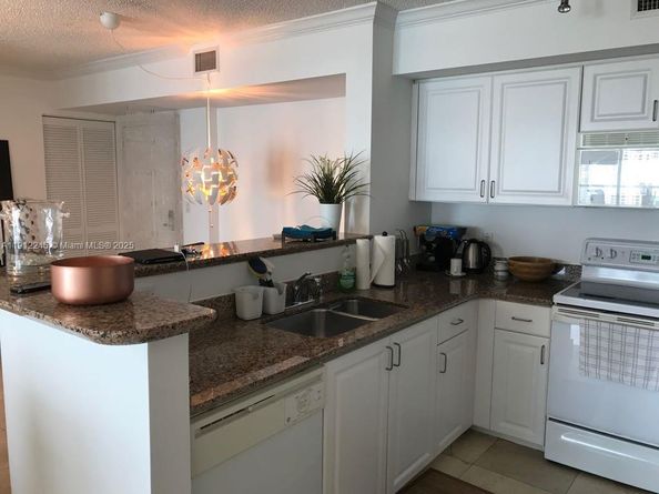 1155 Brickell Bay Dr 2708, Miami FL 33131