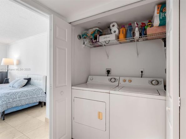 1155 Brickell Bay Dr 2708, Miami FL 33131