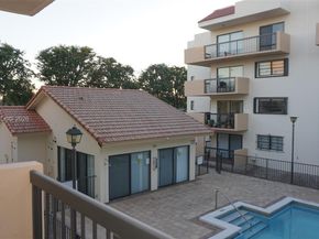 995 SW 84th Ave 218, Miami FL 33144