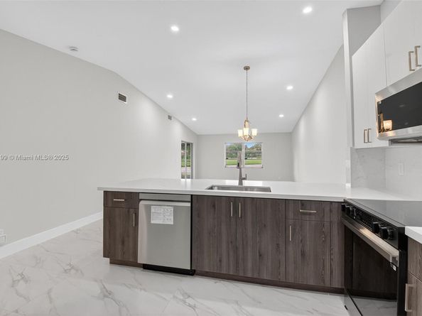 8127 Songbird Ter, Boca Raton FL 33496
