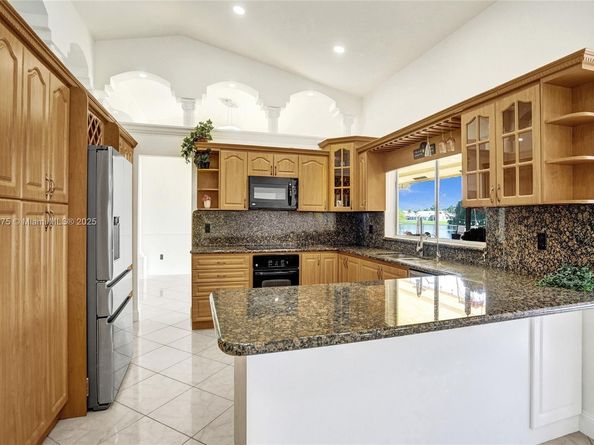 5421 Hawkes Bluff Ave, Davie FL 33331