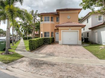 4126 NE 11th Dr