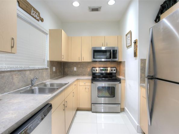 4126 NE 11th Dr, Homestead FL 33033