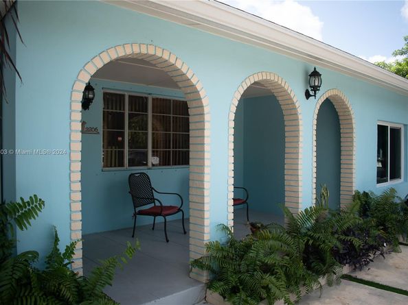 2206 Washington St, Hollywood FL 33020