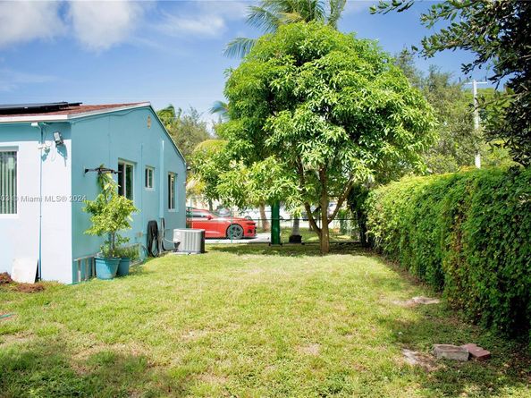 2206 Washington St, Hollywood FL 33020