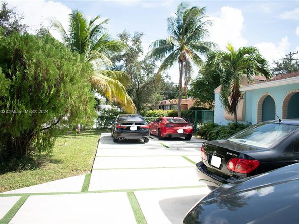 2206 Washington St, Hollywood FL 33020