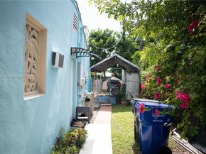 2206 Washington St, Hollywood FL 33020