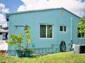 2206 Washington St, Hollywood FL 33020
