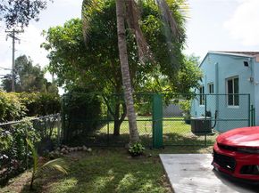 2206 Washington St, Hollywood FL 33020