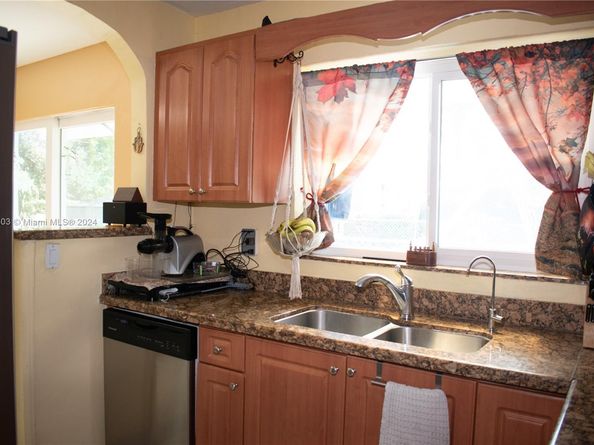 2206 Washington St, Hollywood FL 33020