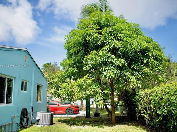 2206 Washington St, Hollywood FL 33020
