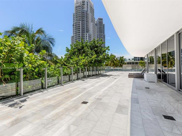 1 Collins Ave 207, Miami Beach FL 33139