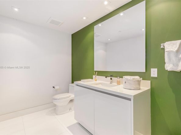 1 Collins Ave 207, Miami Beach FL 33139