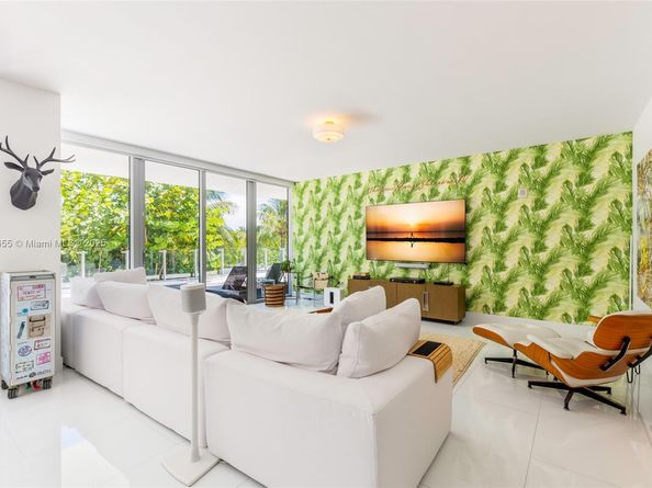 1 Collins Ave 207, Miami Beach FL 33139