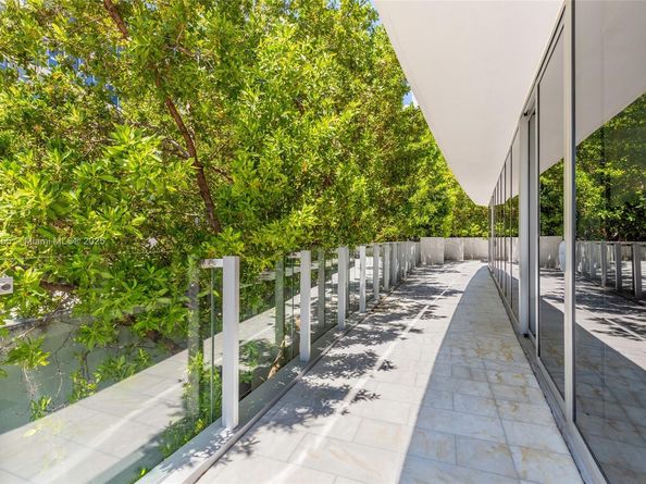 1 Collins Ave 207, Miami Beach FL 33139