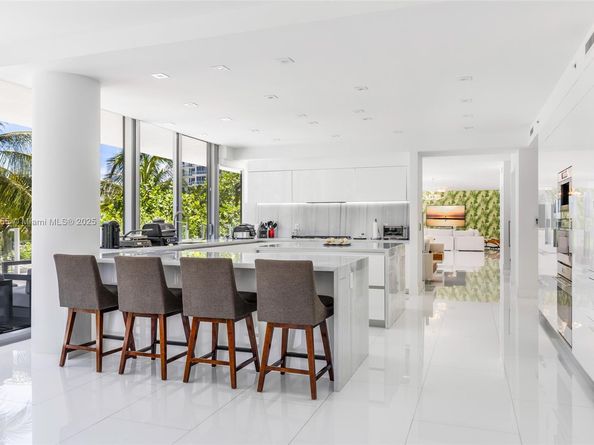1 Collins Ave 207, Miami Beach FL 33139