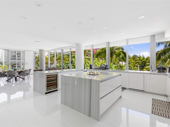 1 Collins Ave 207, Miami Beach FL 33139