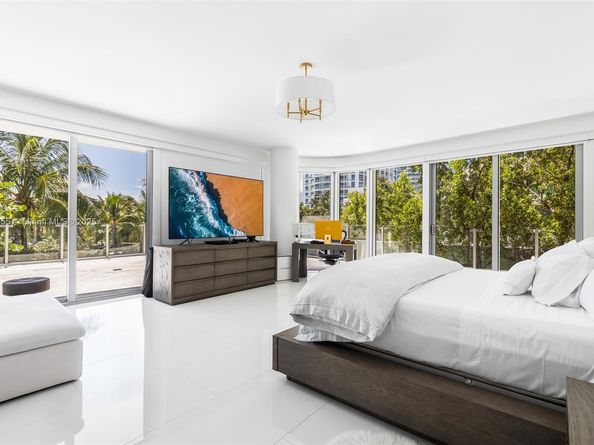 1 Collins Ave 207, Miami Beach FL 33139