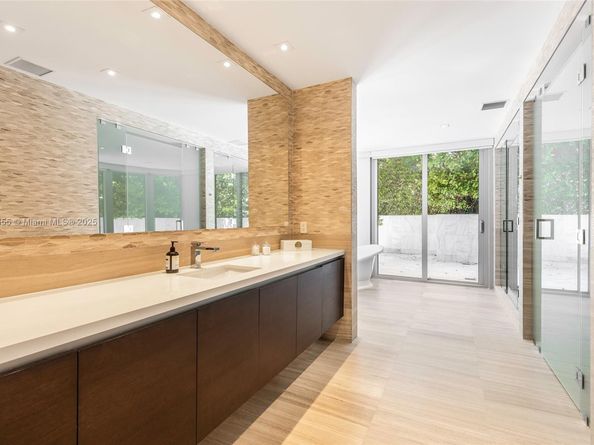 1 Collins Ave 207, Miami Beach FL 33139
