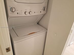 55 SW 9th St 1107, Miami FL 33130