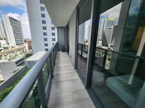 55 SW 9th St 1107, Miami FL 33130