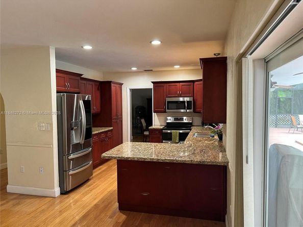 15424 SW 77th Ct, Palmetto Bay FL 33157