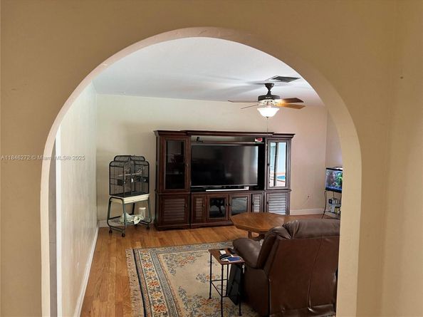 15424 SW 77th Ct, Palmetto Bay FL 33157