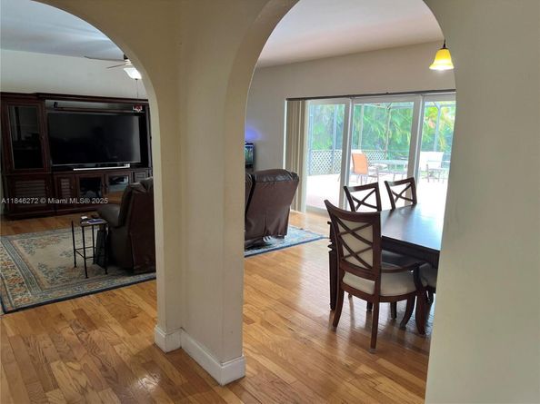 15424 SW 77th Ct, Palmetto Bay FL 33157