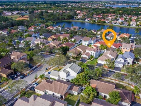 628 Stanton Dr, Weston FL 33326