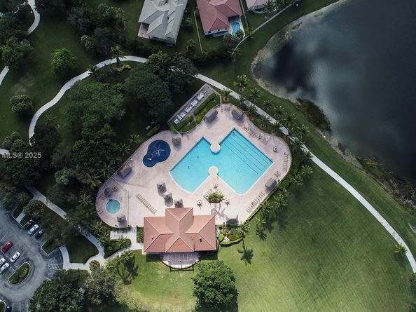 4362 Foxtail Ln, Weston FL 33331