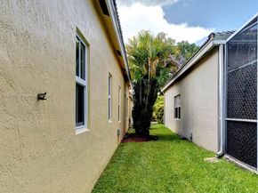 4362 Foxtail Ln, Weston FL 33331