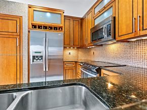 4362 Foxtail Ln, Weston FL 33331