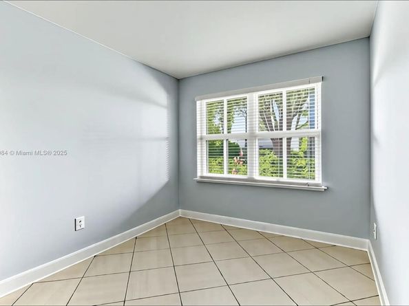 4362 Foxtail Ln, Weston FL 33331