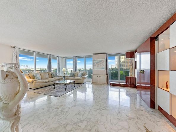 2751 S Ocean Dr 501N, Hollywood FL 33019