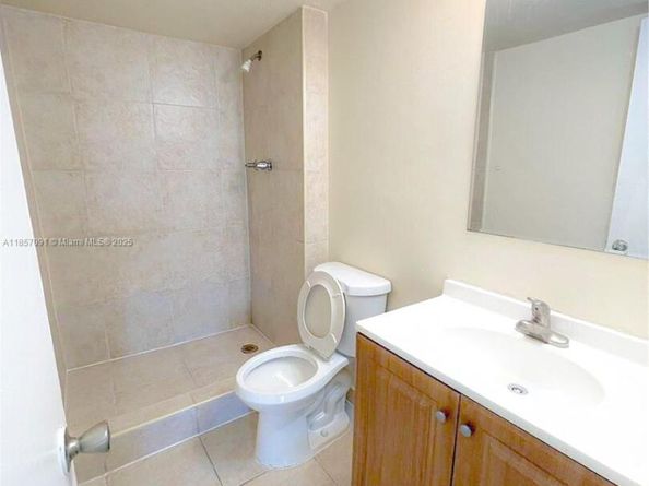 484 NW 165th St Rd A412, Miami FL 33169