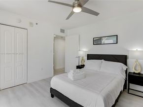 1200 Brickell Bay Dr 2424, Miami FL 33131