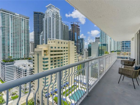 1200 Brickell Bay Dr 2424, Miami FL 33131