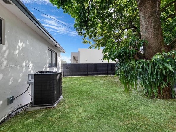 2250 NW 95th St, Miami FL 33147