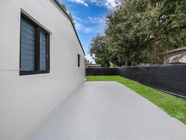 2250 NW 95th St, Miami FL 33147