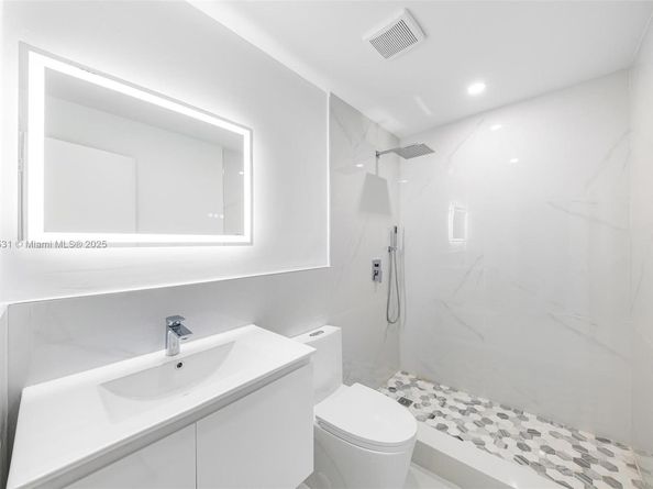 2250 NW 95th St, Miami FL 33147