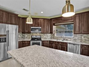 245 NW 207th Ter, Pembroke Pines FL 33029